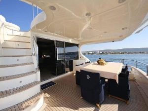 Azimut charter rental yachtco motoryacht (19)
