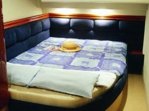 Fairline charter rent motoryacht yachtco (13)