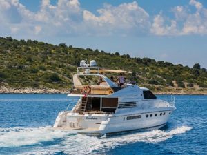 Fairline charter rent motoryacht yachtco (13)