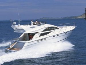 Fairline charter rent motoryacht yachtco (2)