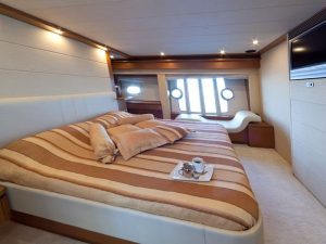 Feretti charter rent motoryacht yachtco (10)