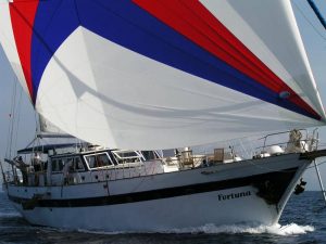 Gulet charter rent yachtco (5)