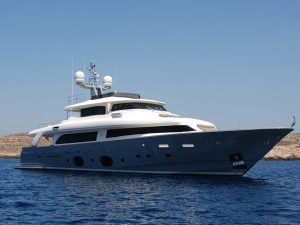 Luxury yacht charter rent yachtco (1)