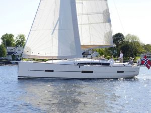 Dufour charter rent sailboat yachtco (17)