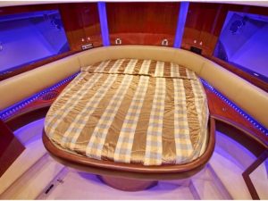 Fairline charter rent motoryacht yachtco (16)