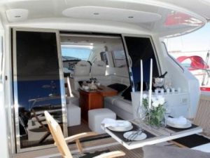 Fairline charter rent motoryacht yachtco (18)