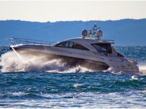 Fairline charter rent motoryacht yachtco (5)
