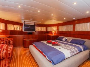 Luxury Yacht charter rent yachtco (15)