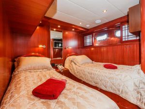 Luxury Yacht charter rent yachtco (23)
