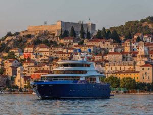 Luxury Yacht charter rent yachtco (8)
