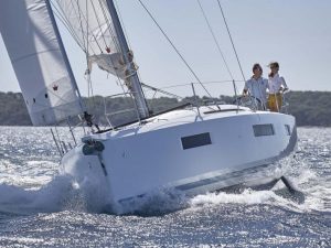 Jeanneau sailboat charter rent yachtco (7)