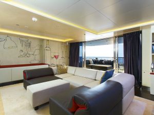 Rent Luxury Yachts (16)