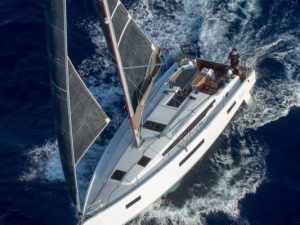 Sailboat charter rent yachtco (21)