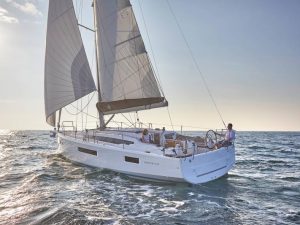 Sailboat charter rent yachtco (22)