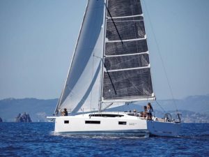 Sailboat charter rent yachtco (58)