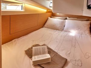 Sailboat charter rent yachtco (63)