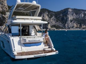 Absolute motor yacht charter rent yachtco (3)
