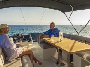Bénéteau motor yacht charter rent yachtco (4)