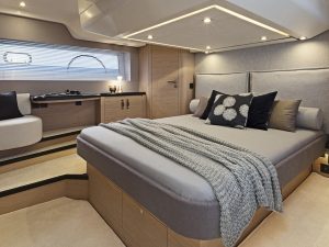 Bénéteau motor yacht charter rent yachtco (6)