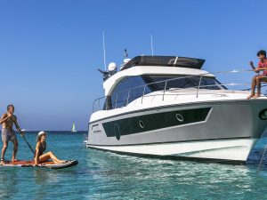 Bénéteau motor yacht charter rent yachtco (8)
