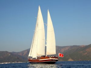 Gulet charter rent yachtco (24)