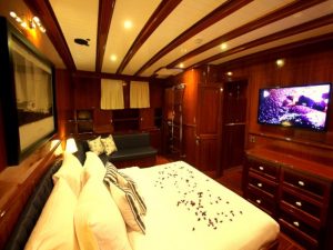 Gulet charter rent yachtco (6)