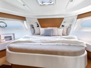 Swift Trawler motorboat charter rent yachtco (3)